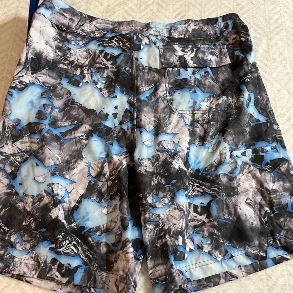 HUK fishing Gear Blue and Gray Patterned Shorts 38 - Picture 4 of 5
